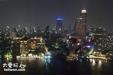 半島酒店房間的夜景