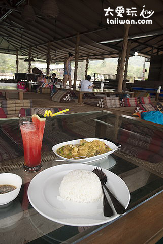 Ploy Samed Restaurant水上餐廳餐點很好吃
