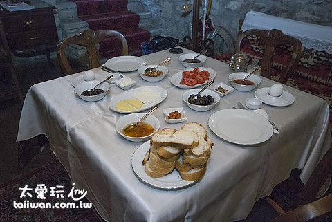 Mehves Hanim Konagi滿滿的一桌早餐