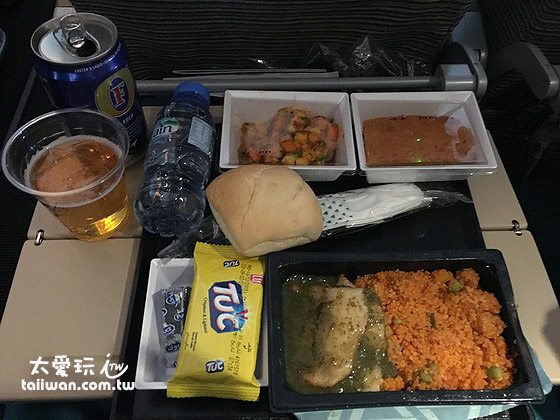 阿提哈德航空的飛機餐賣相跟味道都普通 阿提哈德航空的飛機餐賣相跟味道都普通