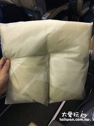 阿提哈德航空的頸枕我很喜歡 阿提哈德航空的頸枕我很喜歡