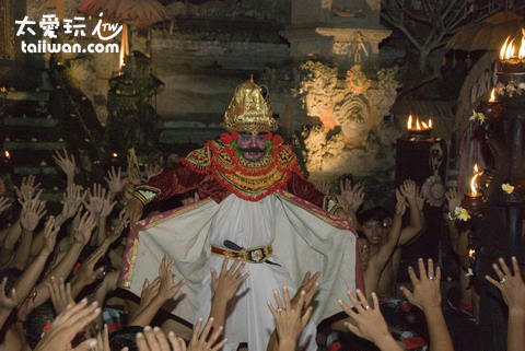 巴里島舞蹈中的魔王拉伐那(Ravana) 巴里島舞蹈中的魔王拉伐那(Ravana)