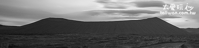 Hverfjall 偽火山口直徑就超過1公里 Hverfjall 偽火山口直徑就超過1公里
