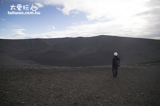 感受一下火山口的巨大 感受一下火山口的巨大