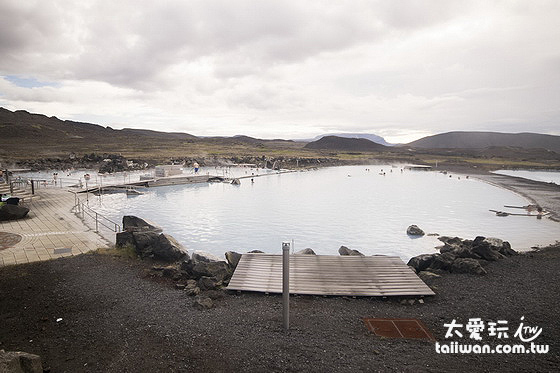 米湖溫泉Mývatn Nature Bath規模沒有藍湖大 米湖溫泉Mývatn Nature Bath規模沒有藍湖大