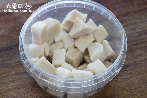 格陵蘭鯊魚肉充斥著刺鼻的尿味 格陵蘭鯊魚肉充斥著刺鼻的尿味