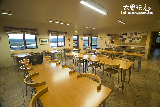 赫沃爾旅館餐廳很大,40個人一起用餐也沒問題 赫沃爾旅館餐廳很大,40個人一起用餐也沒問題