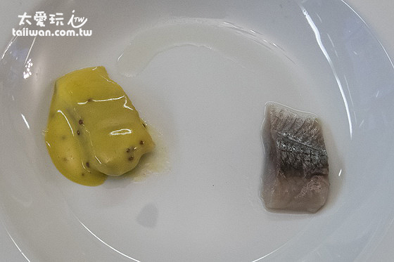Hotel Hella赫拉酒店早餐有兩種醃魚 Hotel Hella赫拉酒店早餐有兩種醃魚