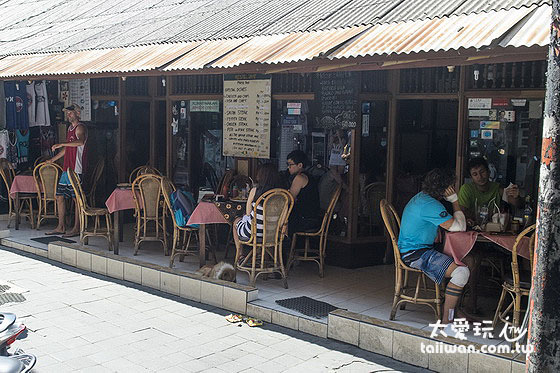 竹角餐廳(Bamboo Corner)便宜好吃深受背包客喜愛 竹角餐廳(Bamboo Corner)便宜好吃深受背包客喜愛