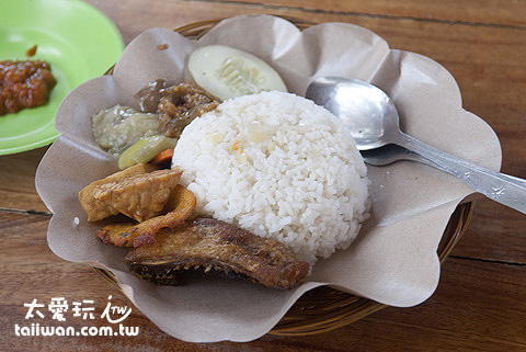 NASI CAMPUR印尼自助餐 NASI CAMPUR印尼自助餐