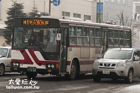 「旭川駅→旭山動物園」公車 「旭川駅→旭山動物園」公車