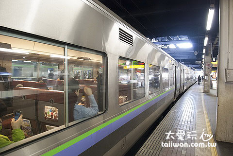 搭JR火車前往旭川 搭JR火車前往旭川