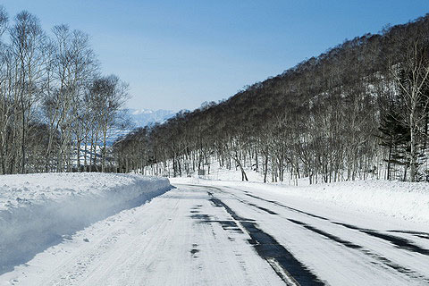 山区要特别注意黑冰路面 山区要特别注意黑冰路面