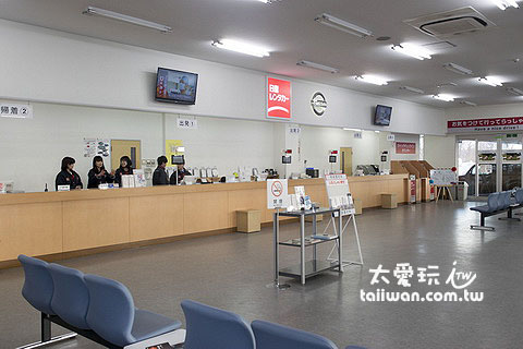 日產租車公司新千歲機場店櫃台