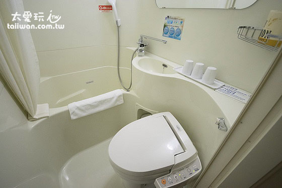 超级酷斯罗艾齐马酒店双人房加床房型浴室 超级酷斯罗艾齐马酒店双人房加床房型浴室