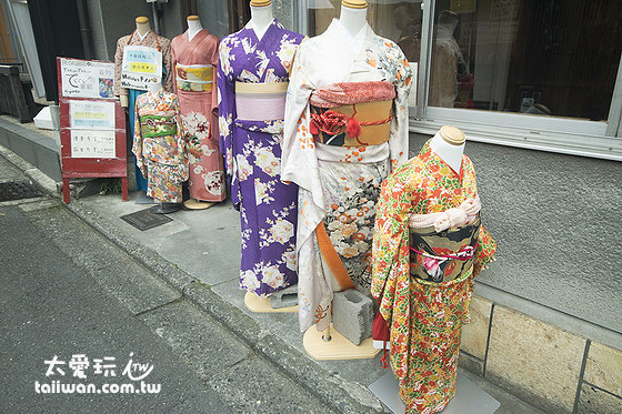 清水寺附近有許多和服出租店 清水寺附近有許多和服出租店