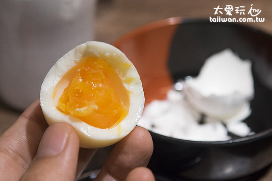 半熟鹽味蛋也很好吃 半熟鹽味蛋也很好吃