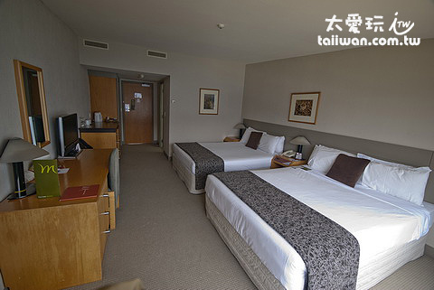 Mercure Queenstown Resort豪華湖景房有兩張大床 Mercure Queenstown Resort豪華湖景房有兩張大床