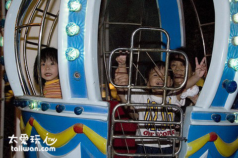 D'mall摩天輪是小孩子的最愛
