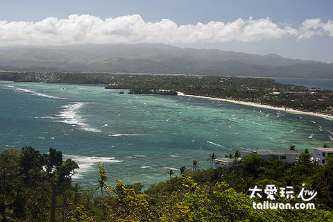 Mt. Luho眺望整座長灘島