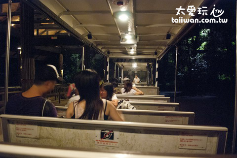 直接搭遊園公車繞動物園 直接搭遊園公車繞動物園