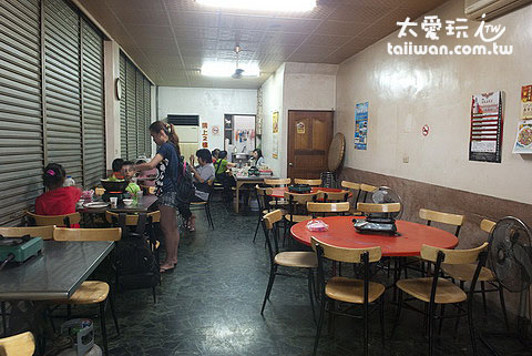 富友火鍋店像早期的傳統火鍋店