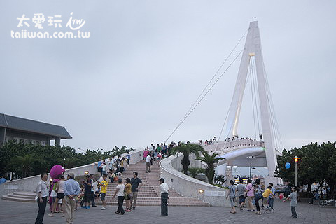 淡水漁人碼頭情人橋