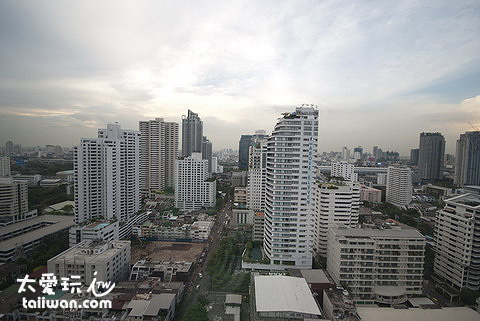 窗外的城市景觀