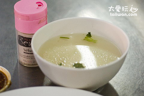 Prom Phong海南雞飯附湯 Prom Phong海南雞飯附湯
