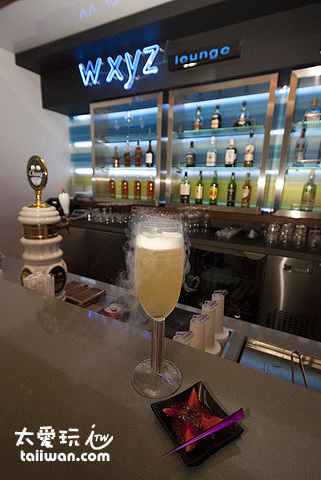 w xyz bar是雅樂軒酒店（Aloft Hotel）的招牌酒吧