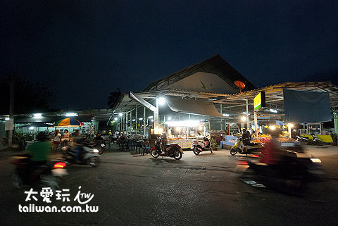 泰國傳統市場夜市小吃