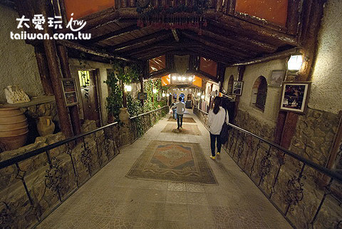 Yasar Baba餐廳感覺像在地下 Yasar Baba餐廳感覺像在地下